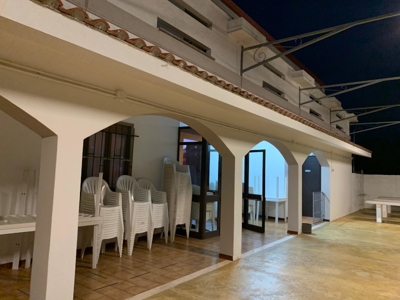 ampia sala all'aperto